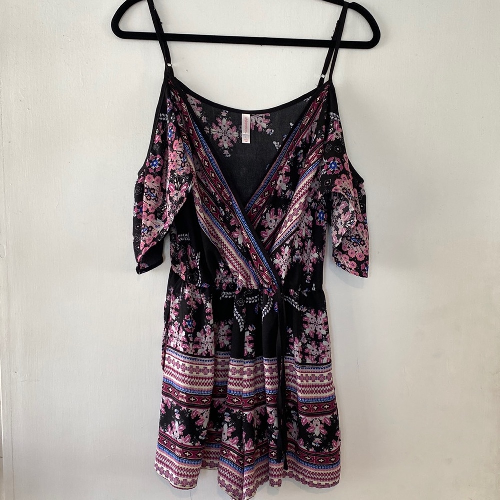 Romper short, size L - Picture 1 of 4